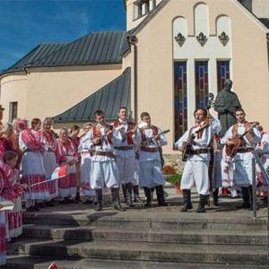 Zahvalno hodočašće molitvenih vjenčića Kraljice obitelji u Krašić